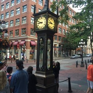 Meet your Posher, Robert